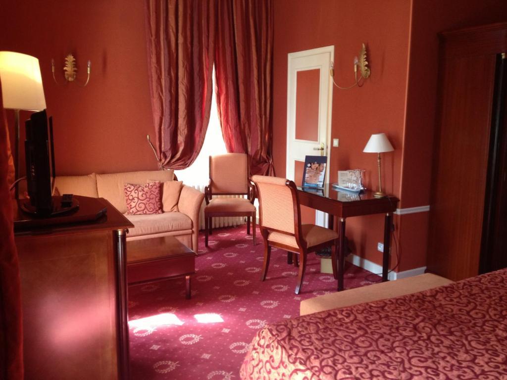 Hotel Les Marechaux Auxerre Zimmer foto